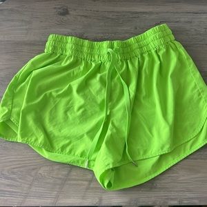 TNA/ARITZIA SHORTS